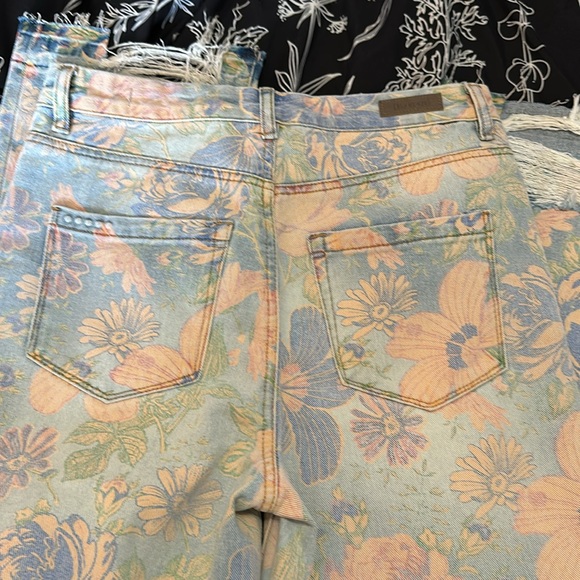 BLANK NYC Floral jeans - Picture 4 of 9